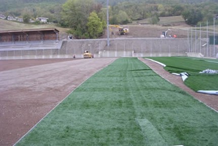 Prato verde con substrato drenante